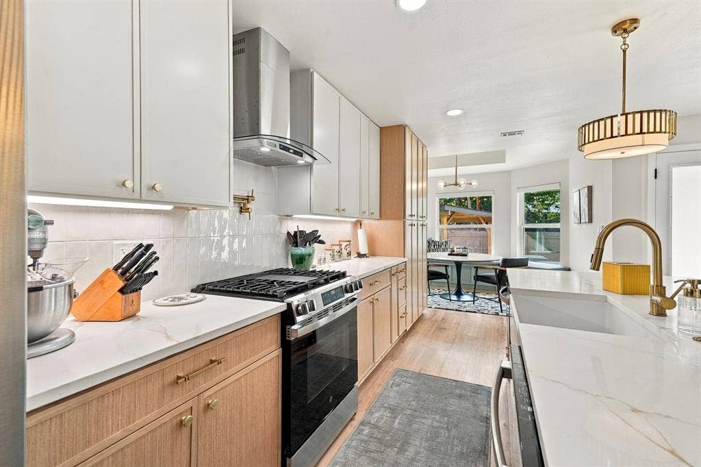 6816 Whitehill Street, Dallas, TX 75231 6816 Whitehill Street, Dallas, TX 75231