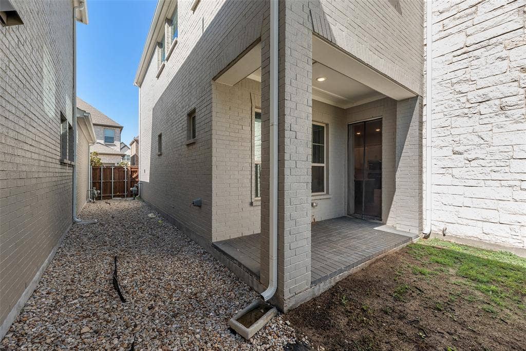 3342 Monarch Pass Drive, Arlington, TX 76005
