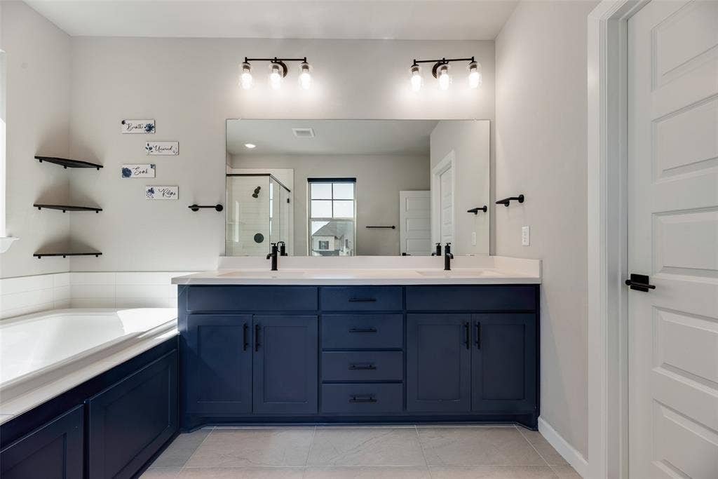 3342 Monarch Pass Drive, Arlington, TX 76005