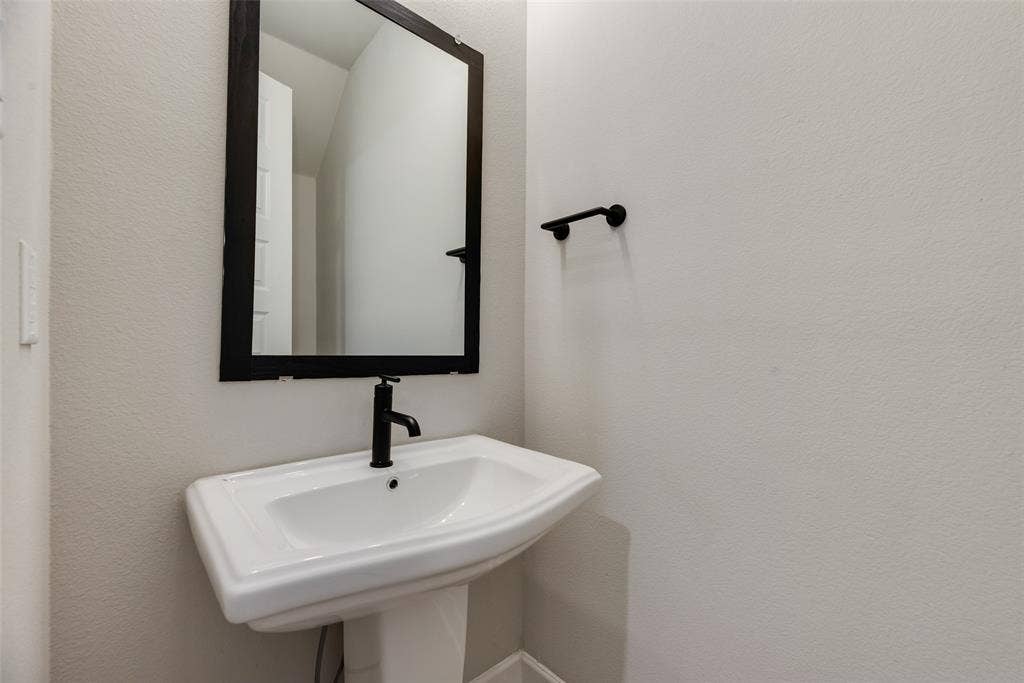 3342 Monarch Pass Drive, Arlington, TX 76005