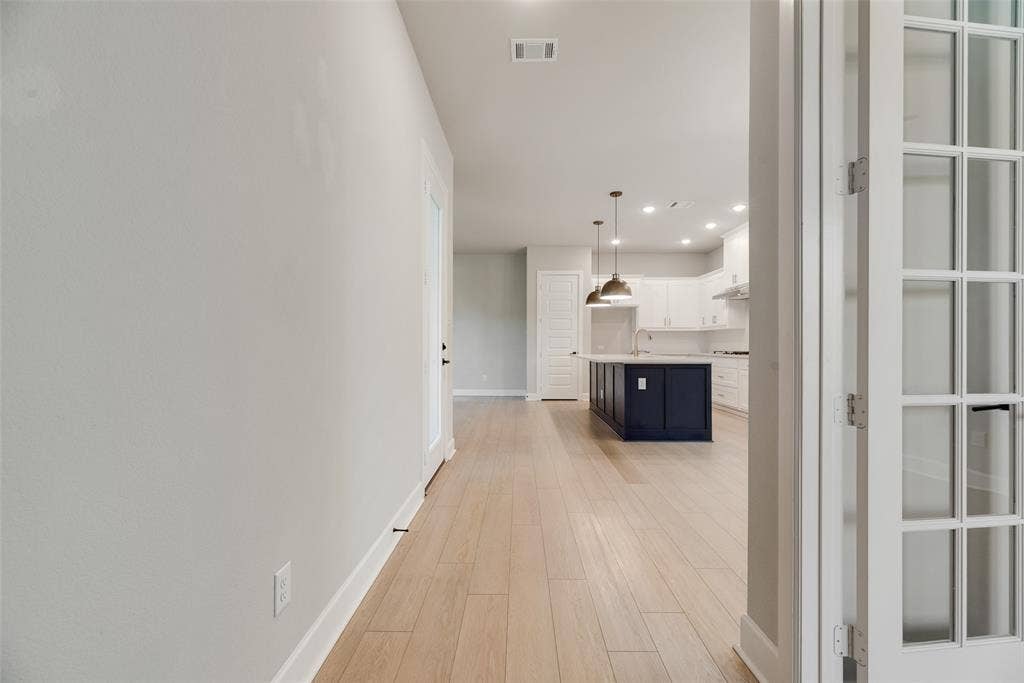 3342 Monarch Pass Drive, Arlington, TX 76005