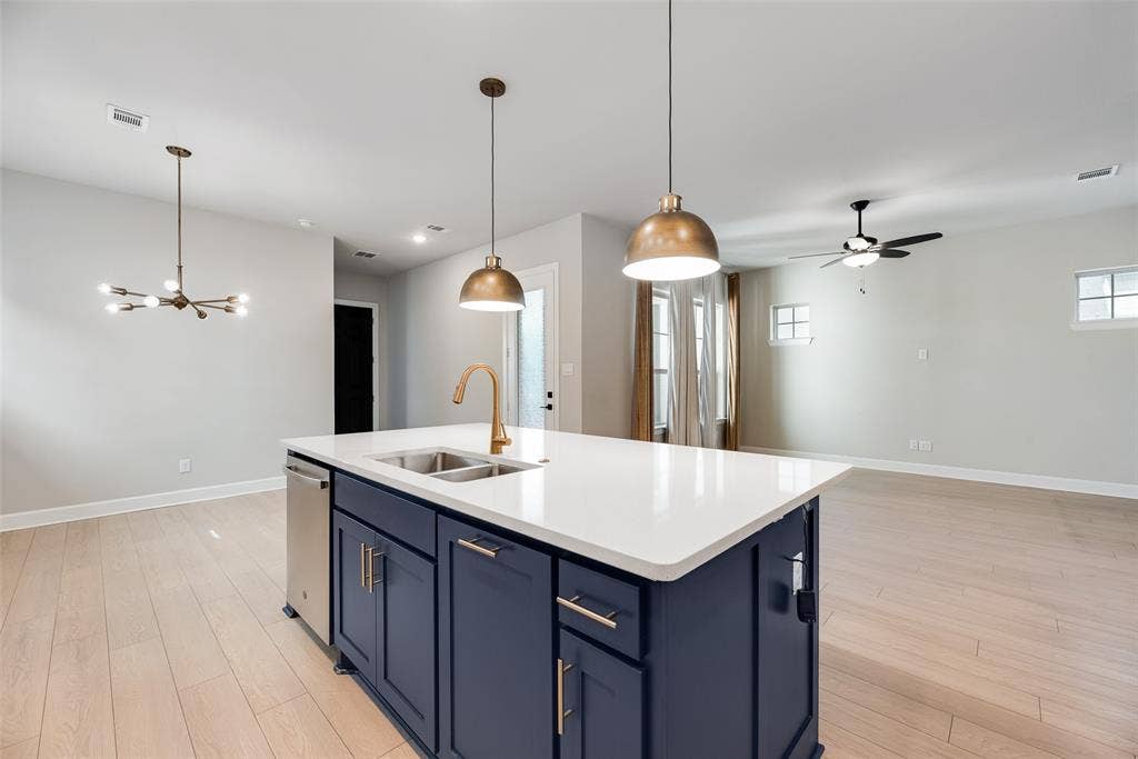 3342 Monarch Pass Drive, Arlington, TX 76005