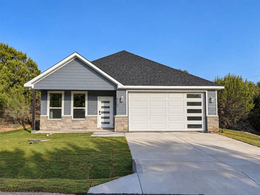 Property photo for 5907 Black Pine Circle, Granbury, TX