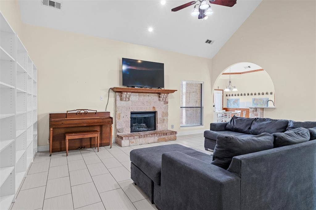 7241 Colwell Drive, Midlothian, TX 76065