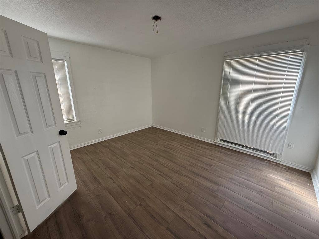 2952 Bardwell Avenue, Dallas, TX 75216 Wood-finish flooring throughout