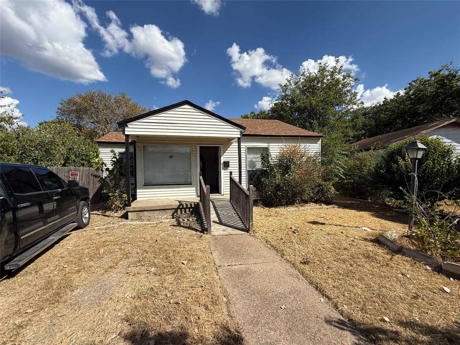 Property photo for 2952 Bardwell Avenue, Dallas, TX