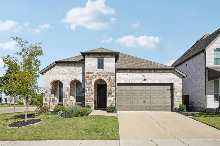 Property photo for 1901 Braided Mane Avenue, Aubrey, TX