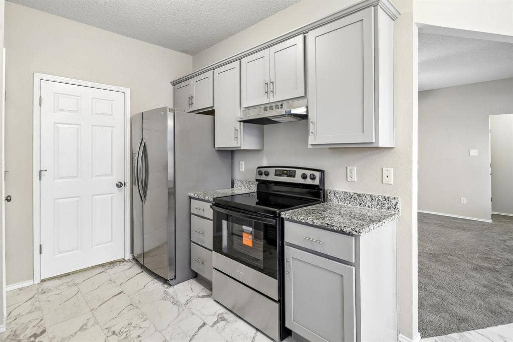 1504 Parrot Court, DeSoto, TX 75115