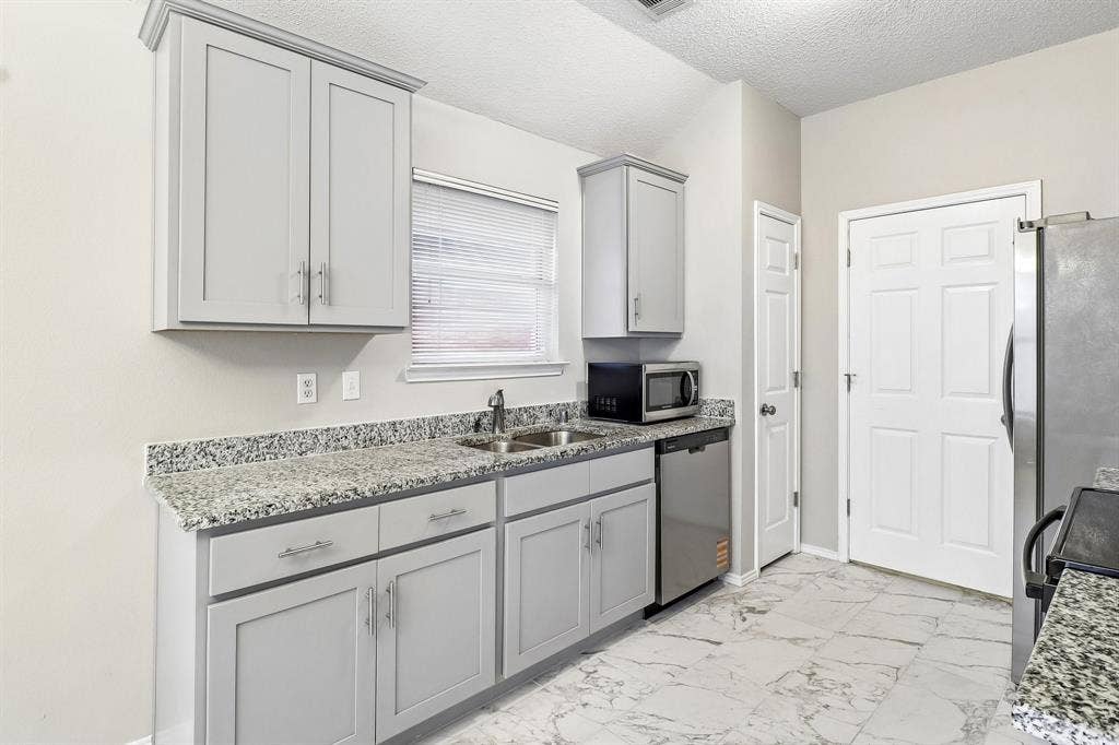 1504 Parrot Court, DeSoto, TX 75115