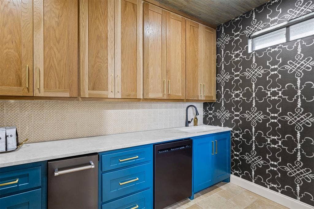 621 N Fm 1187, Aledo, TX 76008 621 N Fm 1187, Aledo, TX 76008