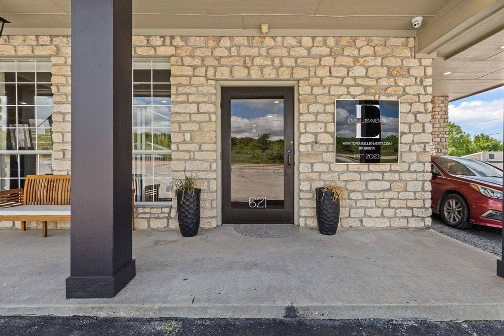 621 N Fm 1187, Aledo, TX 76008 621 N Fm 1187, Aledo, TX 76008