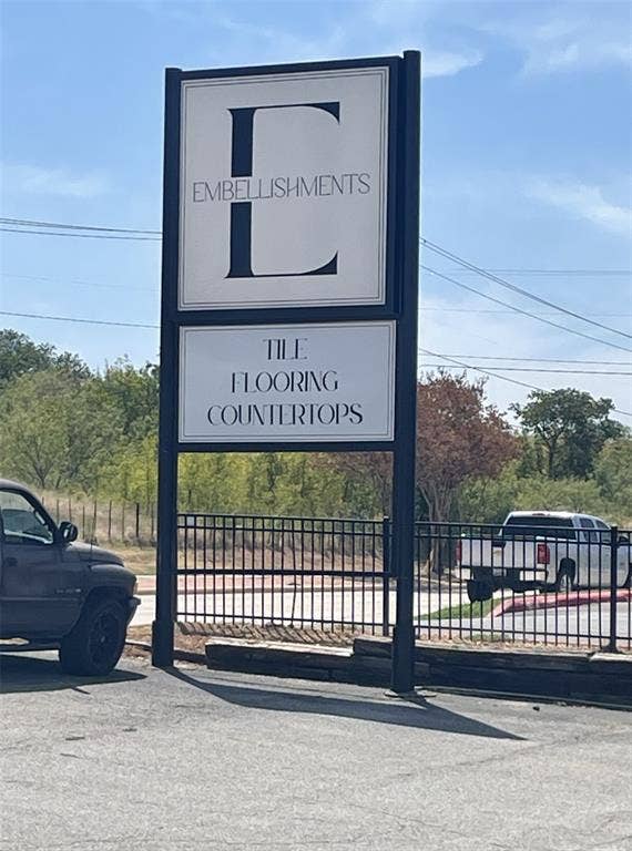 621 N Fm 1187, Aledo, TX 76008 621 N Fm 1187, Aledo, TX 76008