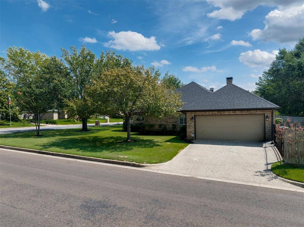 1318 Spring Branch Drive, Tyler, TX 75703 1318 Spring Branch Drive, Tyler, TX 75703