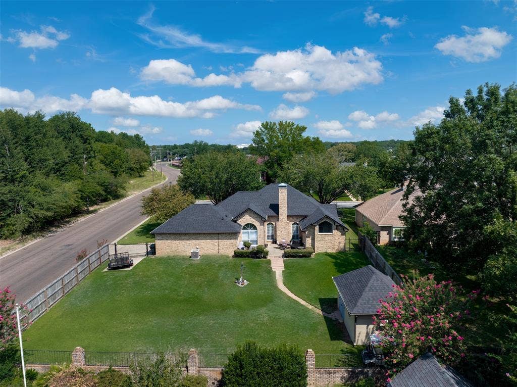 1318 Spring Branch Drive, Tyler, TX 75703 1318 Spring Branch Drive, Tyler, TX 75703
