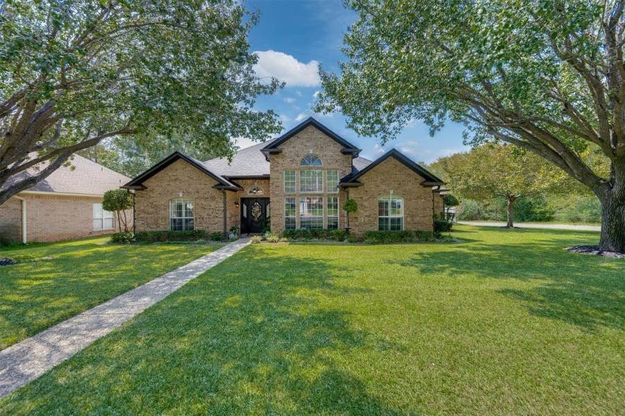 Property photo for 1318 Spring Branch Drive, Tyler, TX