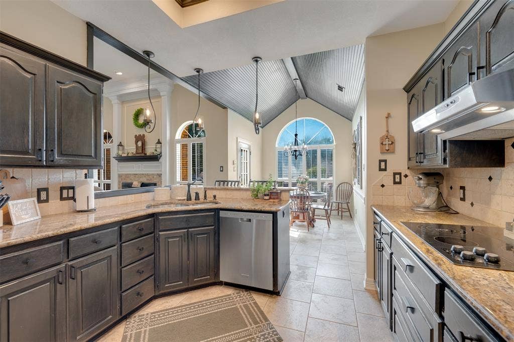 1318 Spring Branch Drive, Tyler, TX 75703 1318 Spring Branch Drive, Tyler, TX 75703