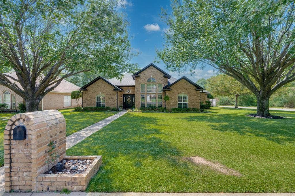 1318 Spring Branch Drive, Tyler, TX 75703 1318 Spring Branch Drive, Tyler, TX 75703