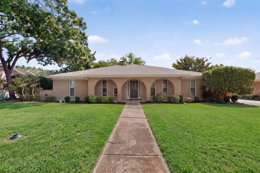 Property photo for 2812 Teakwood Lane, Plano, TX