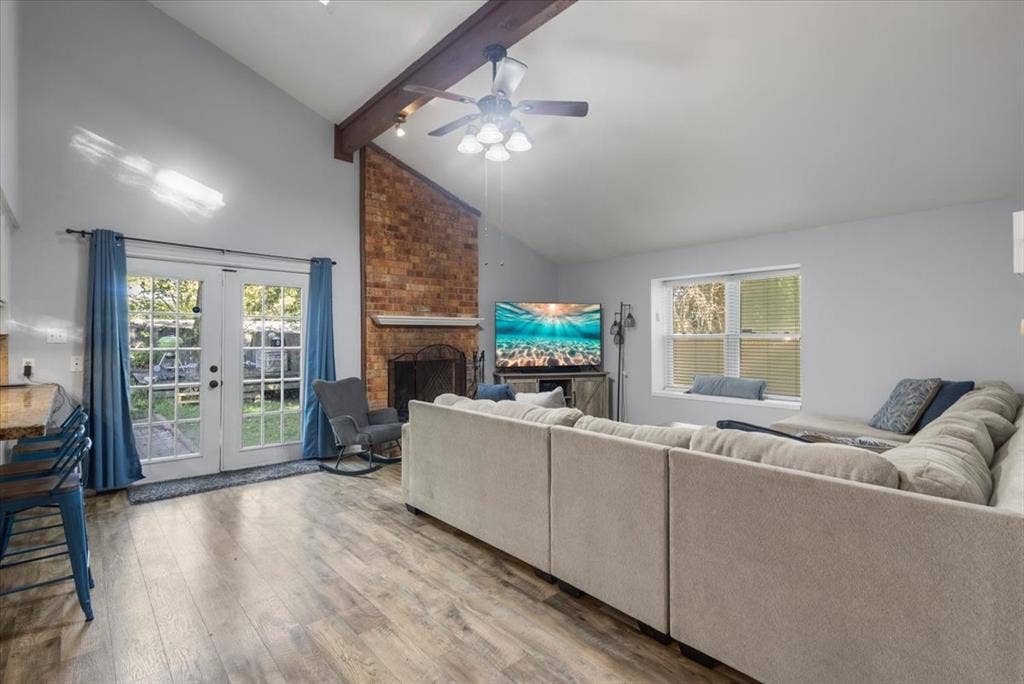 300 Synterra, Lindale, TX 75771 300 Synterra, Lindale, TX 75771