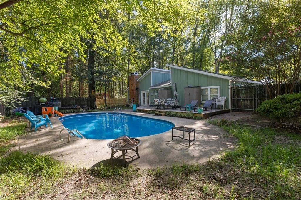 300 Synterra, Lindale, TX 75771 300 Synterra, Lindale, TX 75771