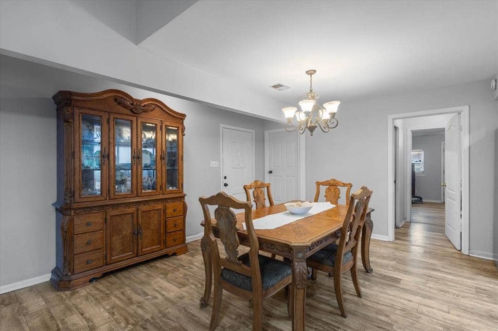 300 Synterra, Lindale, TX 75771 300 Synterra, Lindale, TX 75771