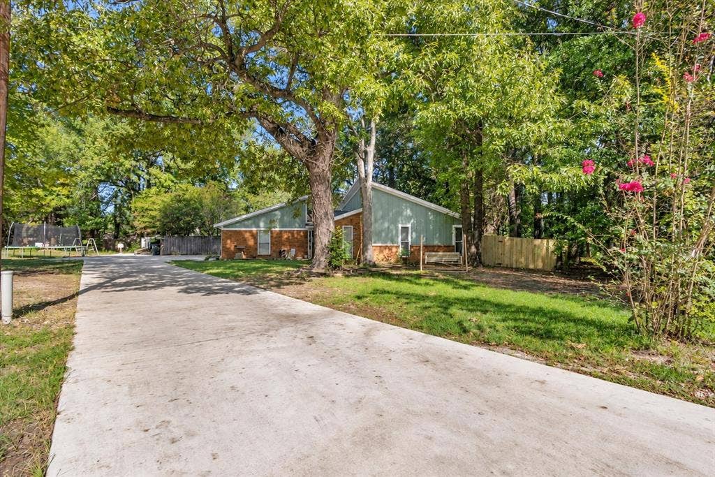300 Synterra, Lindale, TX 75771 300 Synterra, Lindale, TX 75771