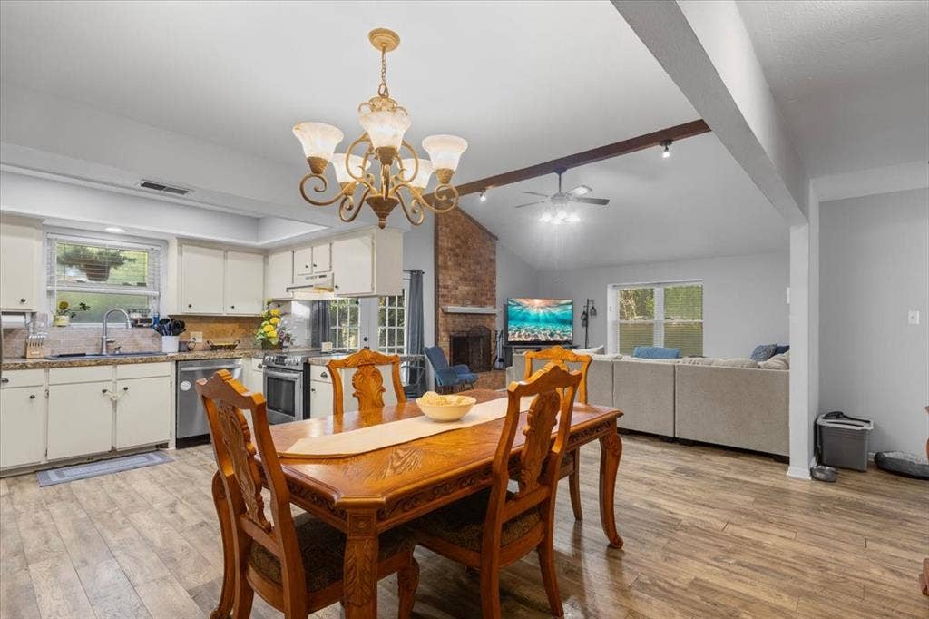 300 Synterra, Lindale, TX 75771 300 Synterra, Lindale, TX 75771