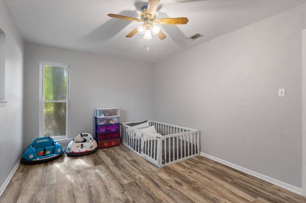 300 Synterra, Lindale, TX 75771 300 Synterra, Lindale, TX 75771