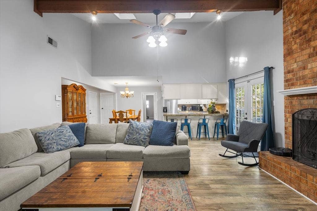 300 Synterra, Lindale, TX 75771 300 Synterra, Lindale, TX 75771