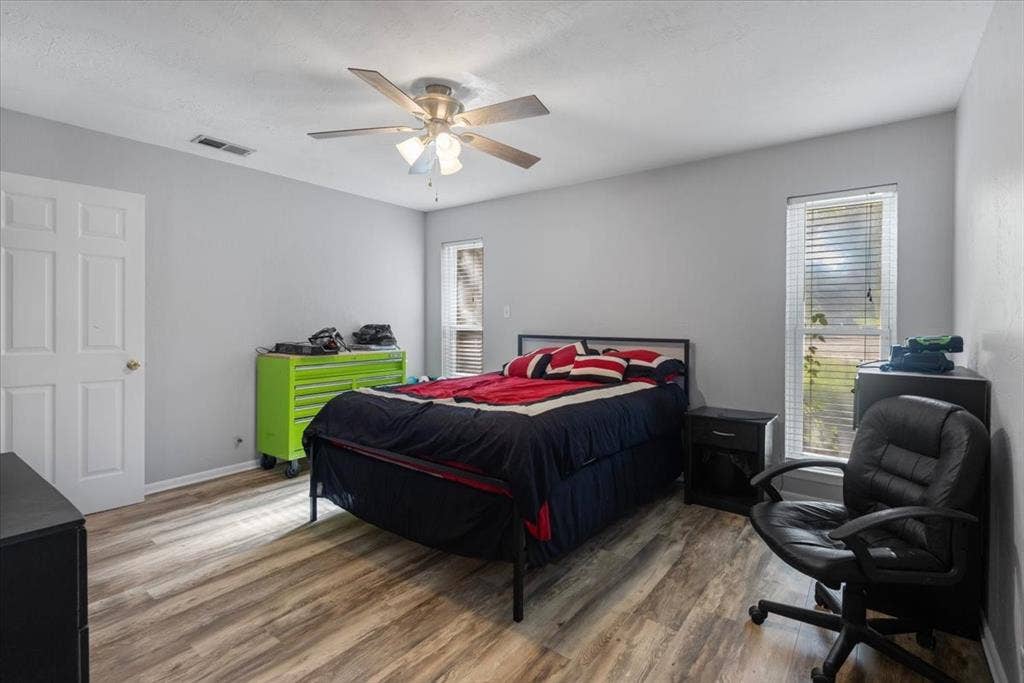 300 Synterra, Lindale, TX 75771 300 Synterra, Lindale, TX 75771