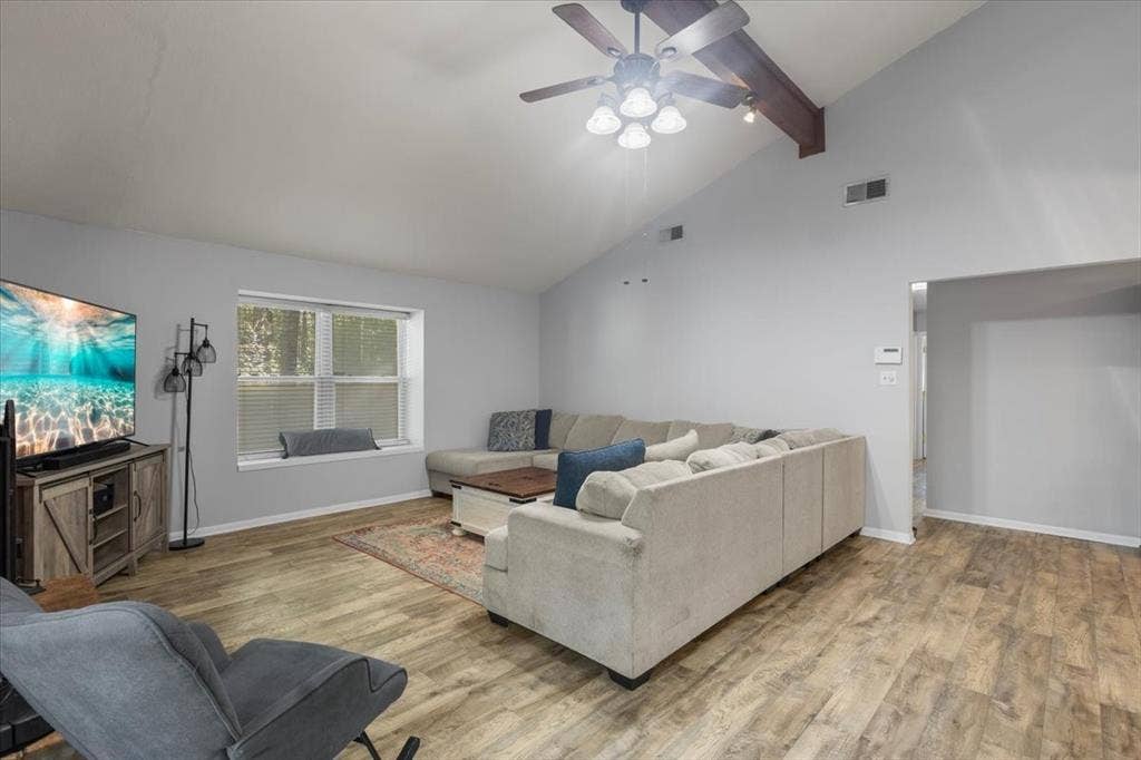 300 Synterra, Lindale, TX 75771 300 Synterra, Lindale, TX 75771