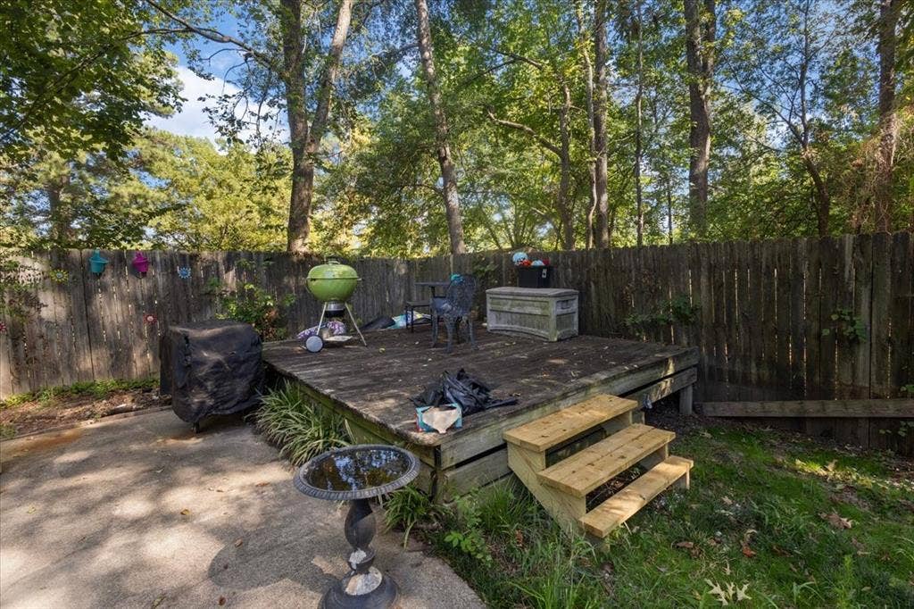 300 Synterra, Lindale, TX 75771 300 Synterra, Lindale, TX 75771