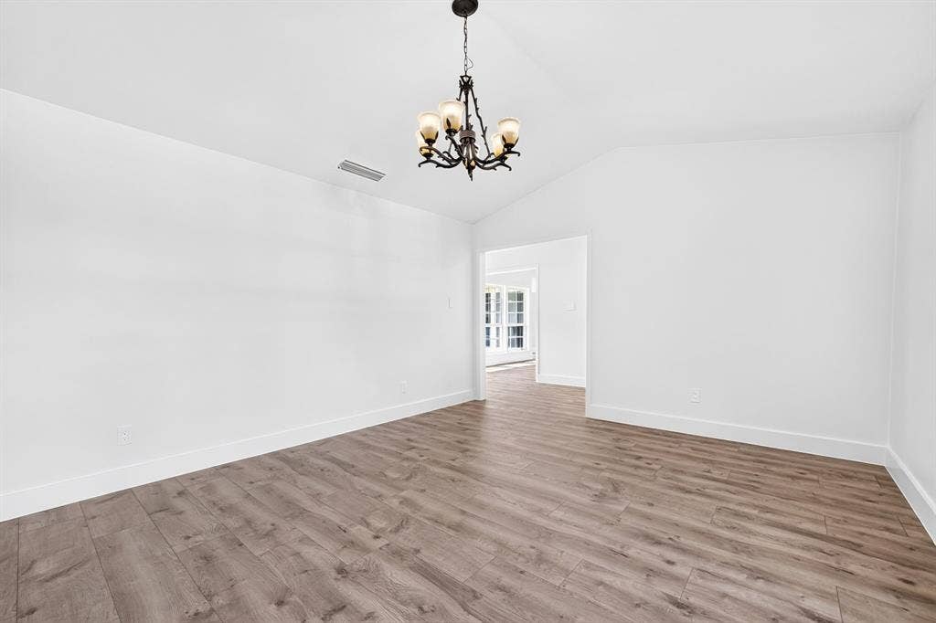 908 Via Barcelona, Mesquite, TX 75150 Living room #1