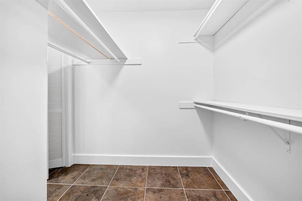908 Via Barcelona, Mesquite, TX 75150 Closet off the primary bathroom