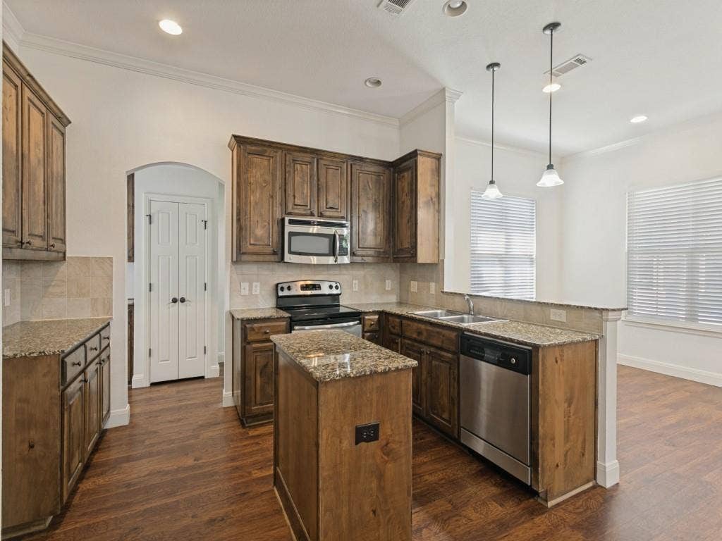 2512 Rugby Lane, Denton, TX 76209