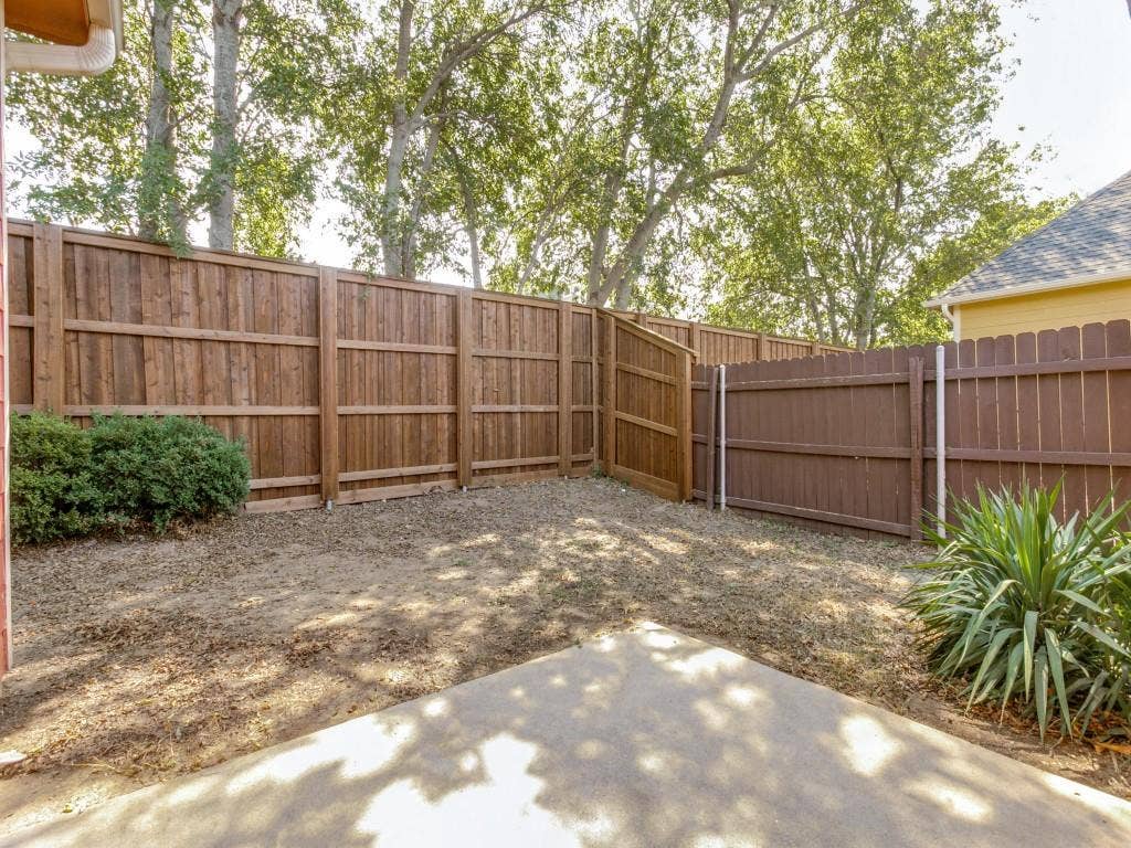 2512 Rugby Lane, Denton, TX 76209