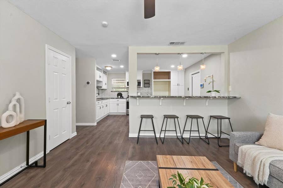 Property photo for 1900 Alan A Dale Road, Arlington, TX