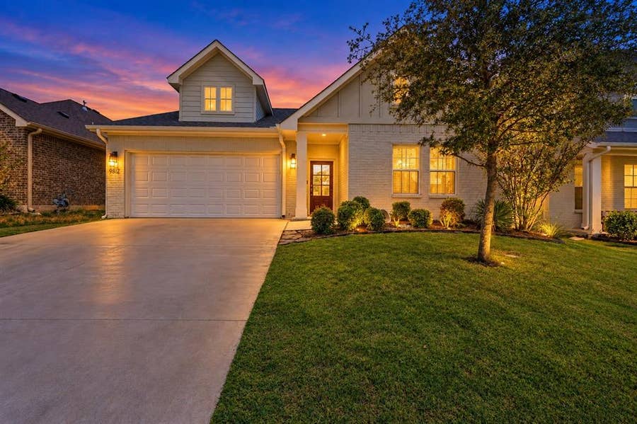 Property photo for 9812 Chaparral Pass, Fort Worth, TX