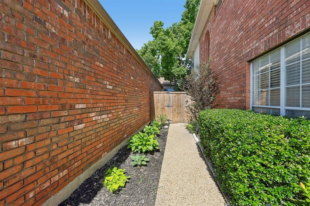 18765 Vista Del Sol, Dallas, TX 75287 18765 Vista Del Sol, Dallas, TX 75287