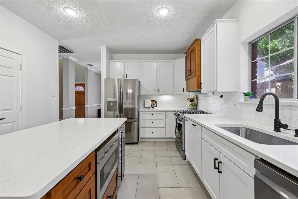 18765 Vista Del Sol, Dallas, TX 75287 18765 Vista Del Sol, Dallas, TX 75287