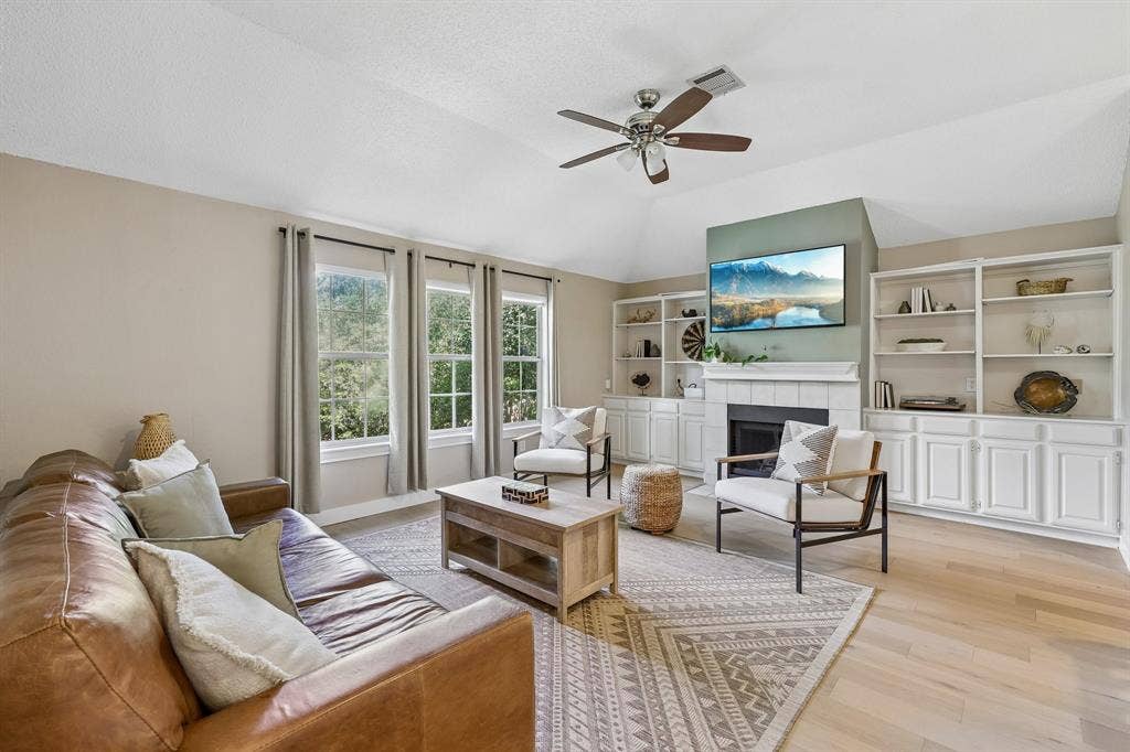 18765 Vista Del Sol, Dallas, TX 75287 18765 Vista Del Sol, Dallas, TX 75287