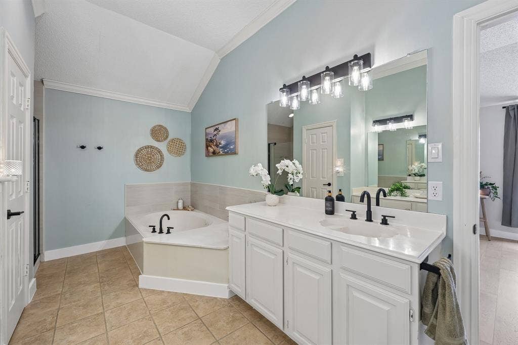 18765 Vista Del Sol, Dallas, TX 75287 18765 Vista Del Sol, Dallas, TX 75287