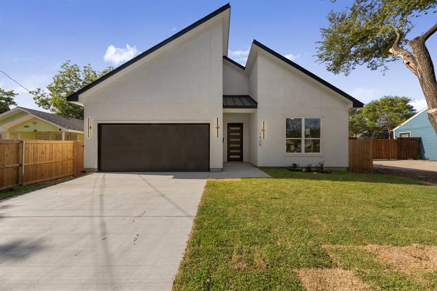 Property photo for 1429 E Ann Arbor Avenue, Dallas, TX