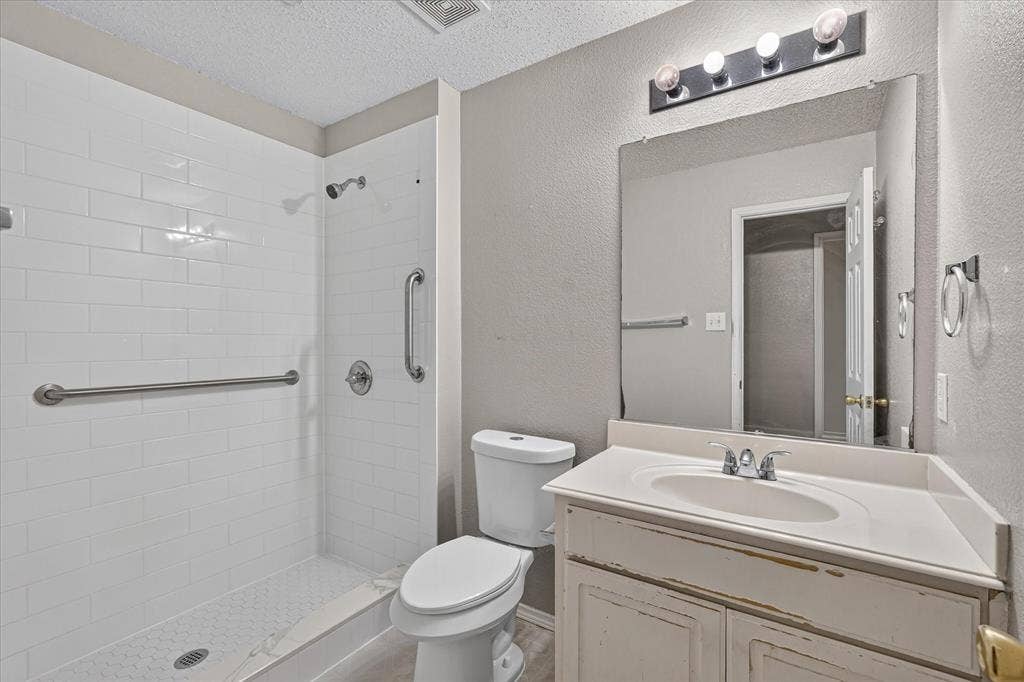 2828 Clear Creek Drive, Rockwall, TX 75032 2828 Clear Creek Drive, Rockwall, TX 75032