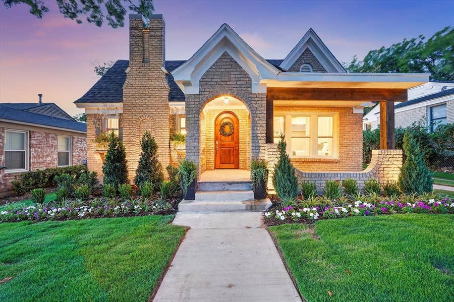 Property photo for 3323 Ivandell Avenue, Dallas, TX