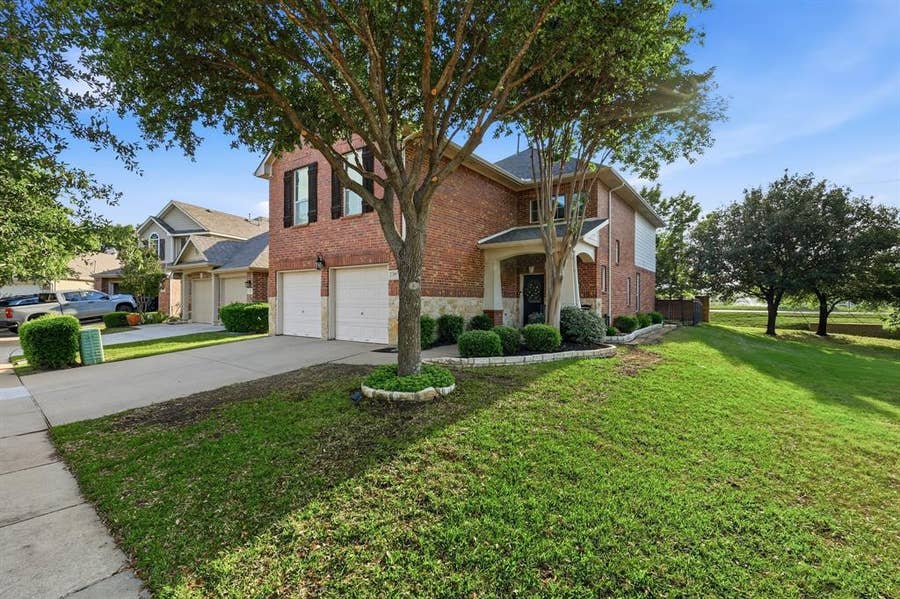Property photo for 377 Kirby Drive, Lantana, TX