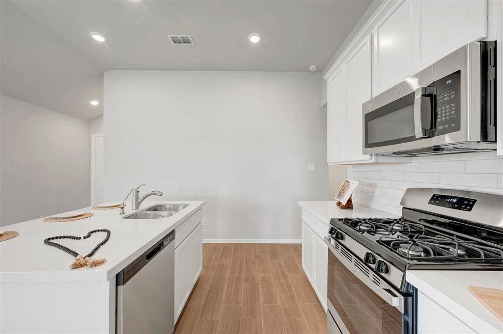14273 Zealand Drive, Pilot Point, TX 76258