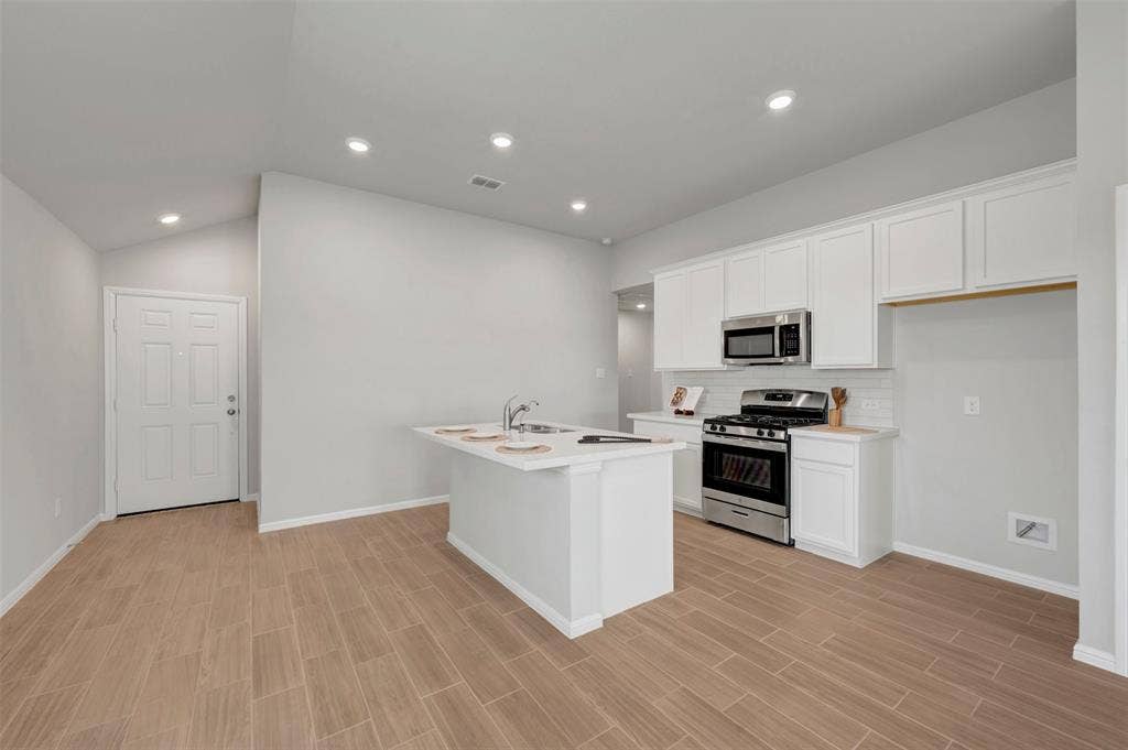14273 Zealand Drive, Pilot Point, TX 76258
