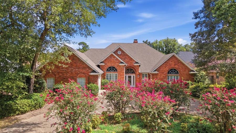 Property photo for 3403 Pinecreek Drive, Tyler, TX