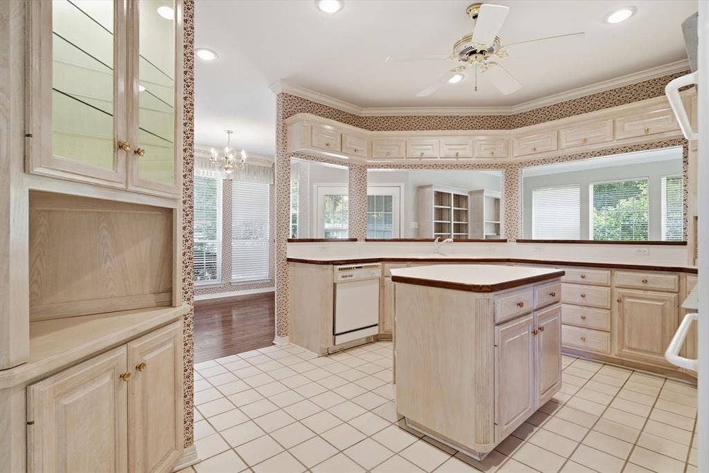3403 Pinecreek Drive, Tyler, TX 75707 3403 Pinecreek Drive, Tyler, TX 75707